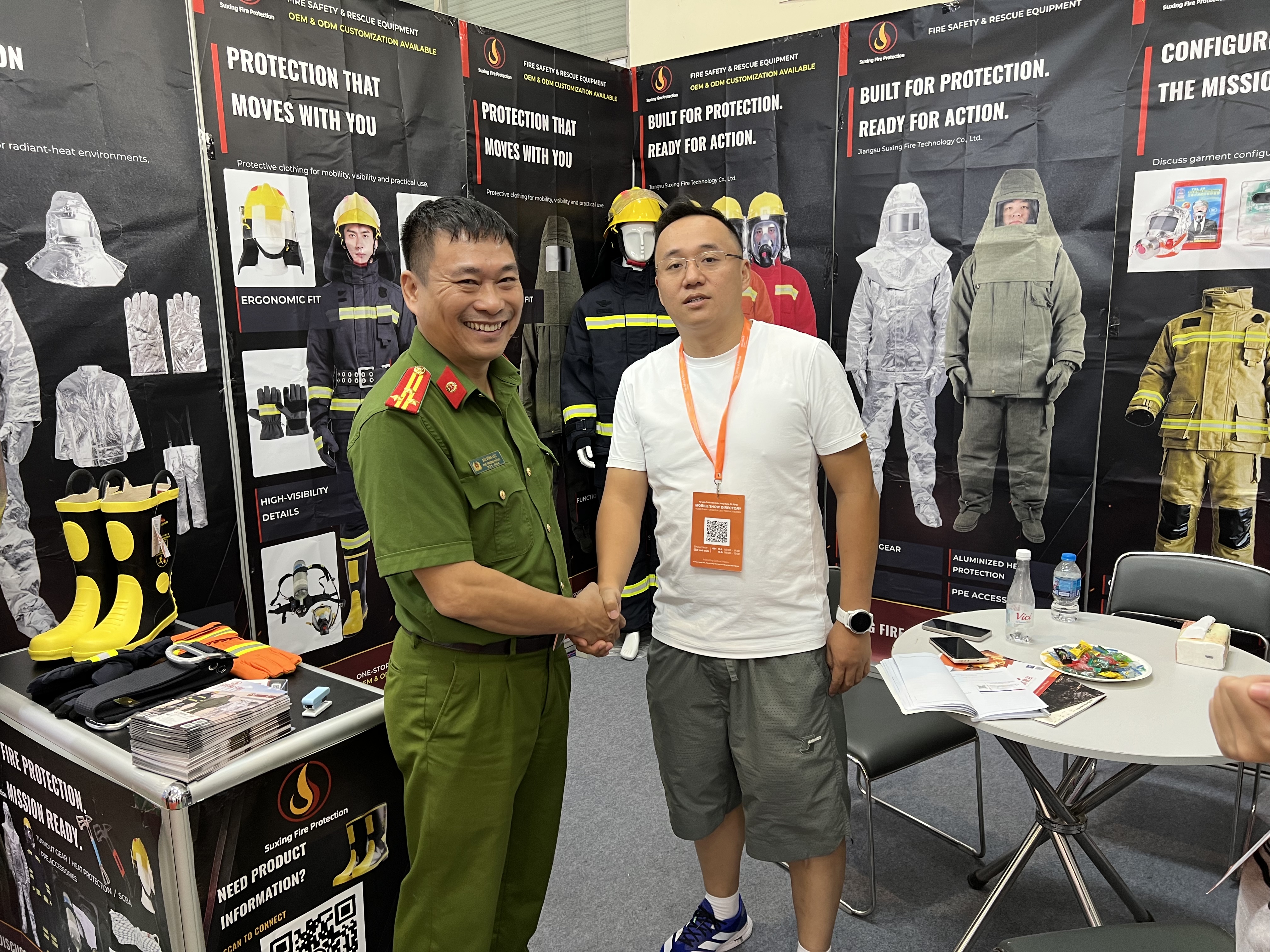 Vietnam Exhibition: A face-to-face meeting at the Suxing Fire exhibition booth.